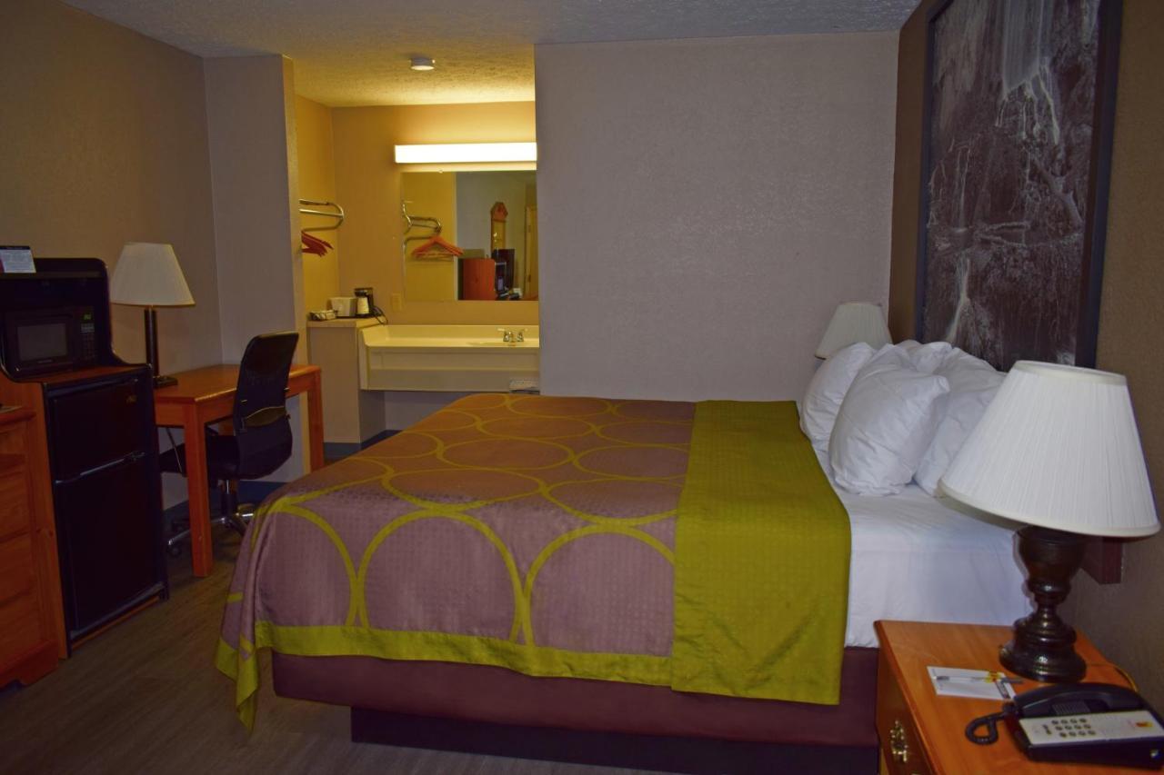 Super 8 By Wyndham Fort Chiswell Wytheville Area Max Meadows Exterior foto