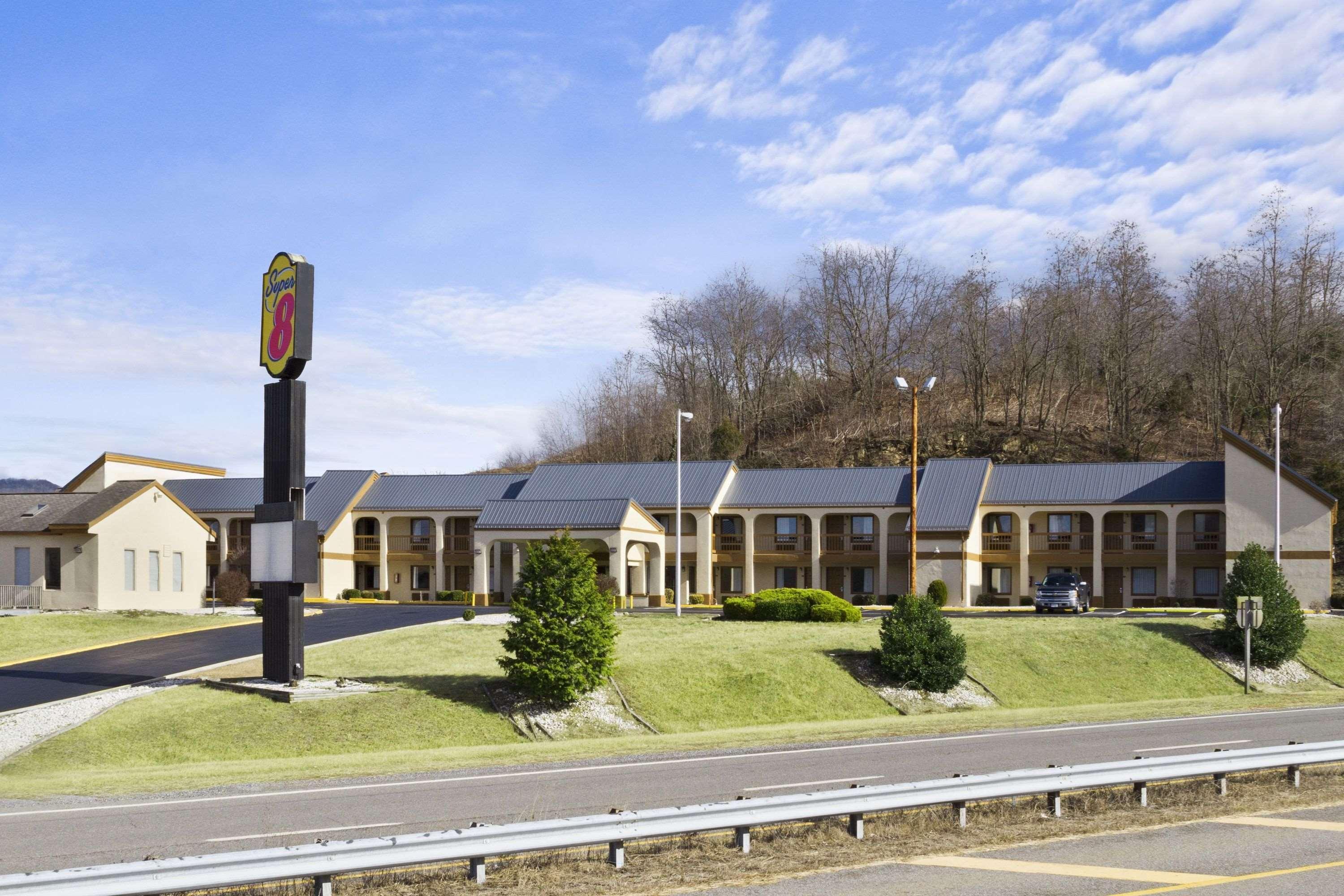 Super 8 By Wyndham Fort Chiswell Wytheville Area Max Meadows Exterior foto